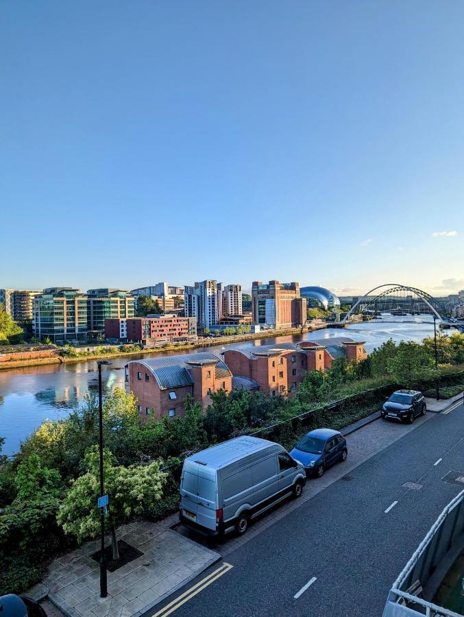 Quayside Apartment With Riverside Views & Parking Ньюкасл-апон-Тайн Экстерьер фото